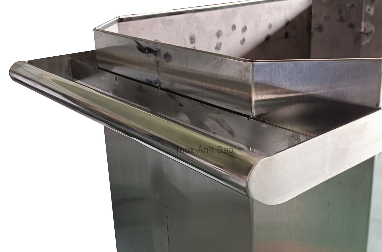 thung-hang-inox-201