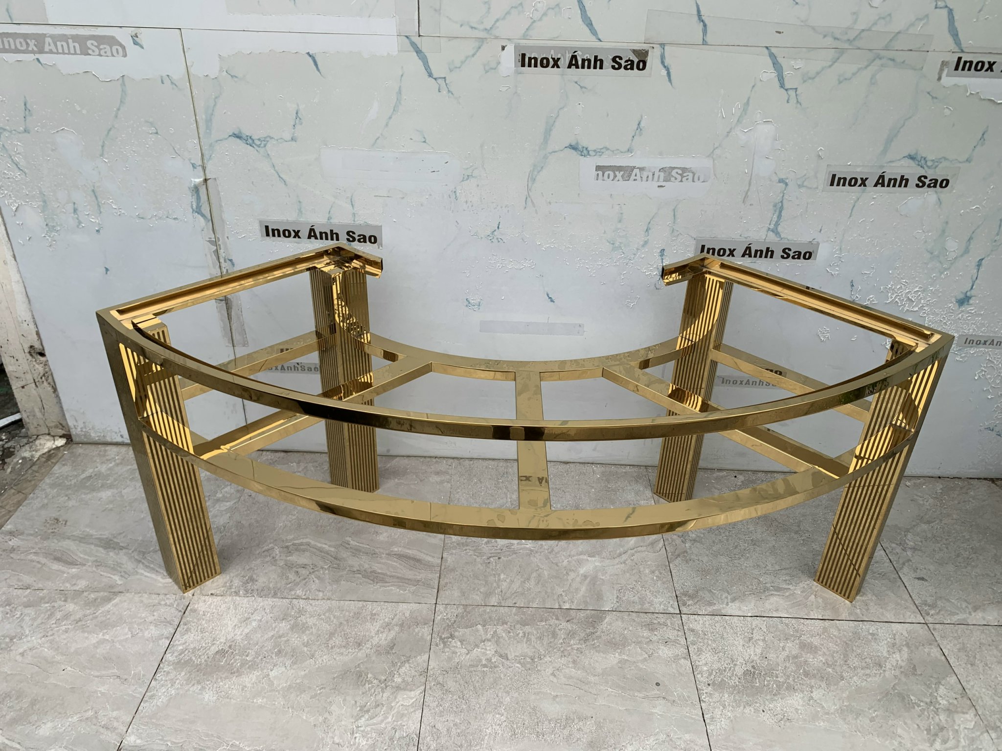 quay-trung-bay-inox-vang-bong-cong